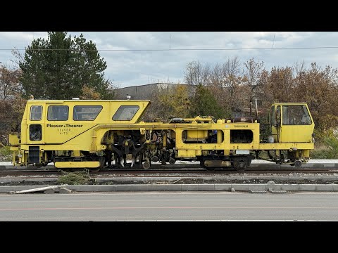 Видео: Подбиване на трамвайно трасе с Plasser & Theurer Beaver 4-73 (tamping new tram 1009 mm railways)