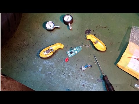 Видео: Манометр шинный цифровой Sport Gauge. Сравнение со стрелочными