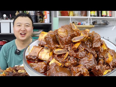 Видео: Ацян готовит тушеный стейк, мягкий, тухлый и бескостный.