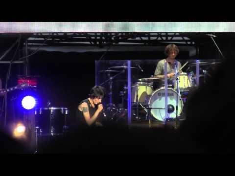 Видео: Zемфира - Блюз @Пикник Афиши_2011 (14)