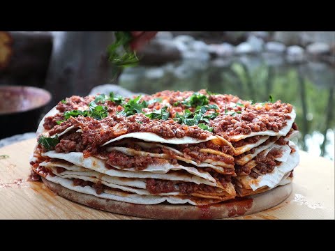 Видео: Пита с мясным фаршем Рецепт на природе | Традиционная турецкая кухня