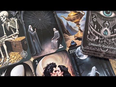 Видео: Обзор на загадочное таро " Фолиант Сумрака" от Consuello Rudolshtadt.