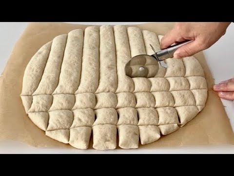 Видео: Если вы не знаете, как раскатывать тесто, нажмите здесь. Этот рецепт для вас. Простой хлеб.