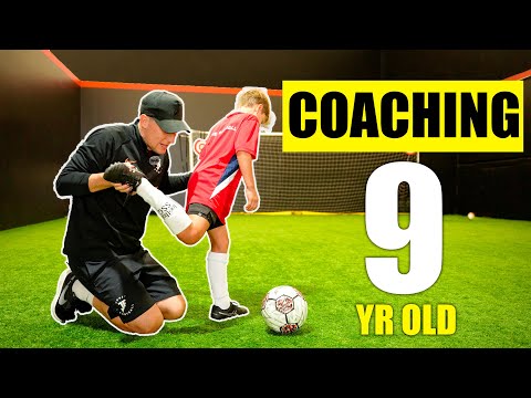 Видео: Множество футбольных упражнений для начинающих: Часть 2 ⚽️ 👶 Joner Football