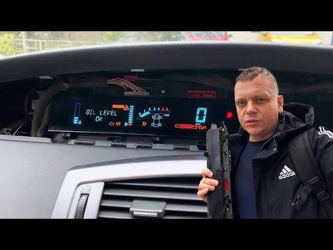 Видео: Рено Сценик 2 Заглючила приборная панель, замена приборки и переключение с мил/ч на км/ч