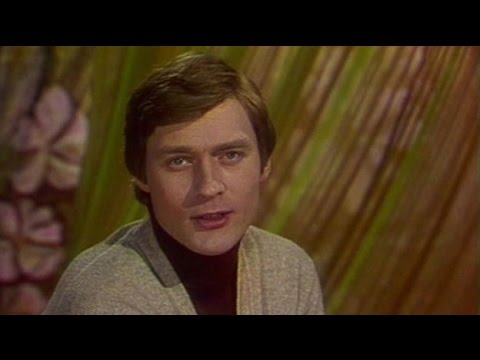 Видео: Ярослав Смеляков. Хорошая девочка Лида