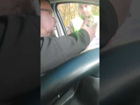 Видео: Нужна ли нам такая полиция? Продолжаем отшивать клоунов в форме