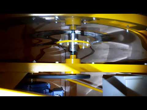 Видео: Медогонка МЕДУНИЦА 30х60.Посторонний стук при работе.