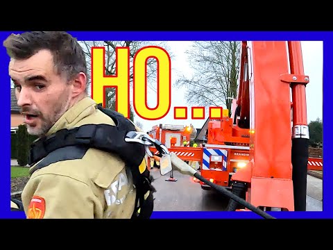 Видео: Пожар в дымоходе - ДОБРОВОЛЬЦЫ ГОЛЛАНДСКИЕ ПОЖАРНЫЕ -