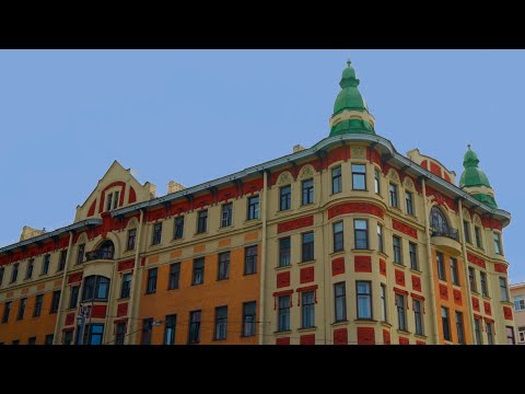 Видео: Прогулка по Васильевскому острову вокруг клубного квартала «Ассамблея»