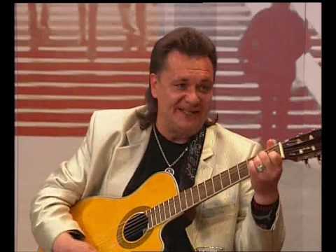 Видео: Александр Недобор - песня про Черкассы (live)