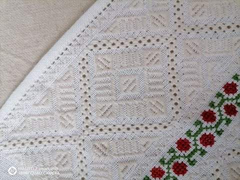 Видео: Підгин прутиком. Підготовка краю до змережування. Вишивка. Hand embroidery. Embroidery stitches.