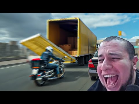 Видео: МАНУРИН СМОТРИТ Самые Везучие Люди, Снятые на Камеру