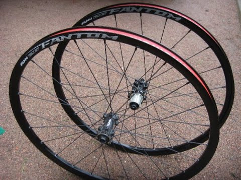 Видео: Сборка/спицовка колеса сидя на диване.