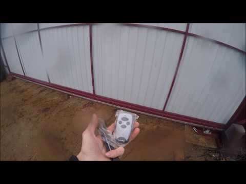 Видео: Регулировка откатных ворот через год эксплуатации