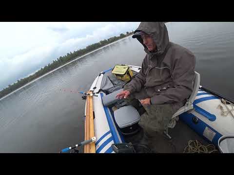 Видео: Завершение летнего сезона по лещу. Рыбалка на бортовые удочки
