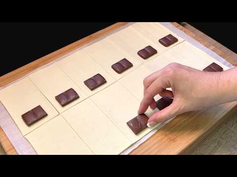 Видео: У тебя есть слоеное тесто и шоколад? Этот гениальный перекус готовится в духовке за 5 минут!