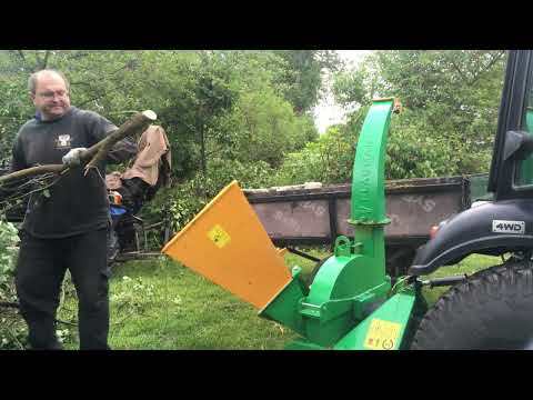 Видео: Solis Gold 26C с кабиной в работе)