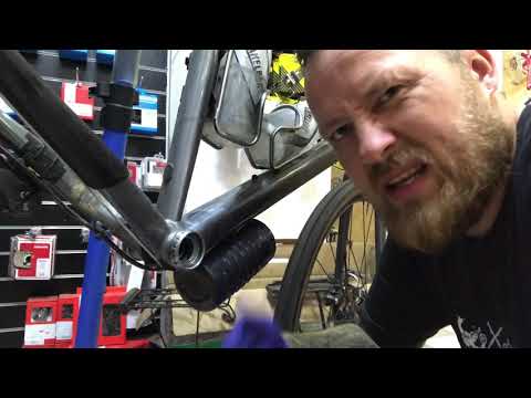 Видео: Как заменить подшипник в каретке HollowTech II