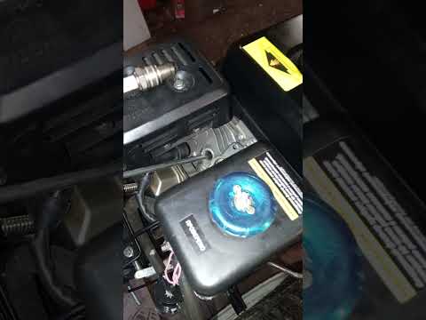 Видео: Зажигание мотоблока. Как выставить зазор. И причины нагара на свече