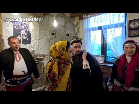 Видео: Уникалният български празник Старчевата – Разлог пее, танцува и гони злото