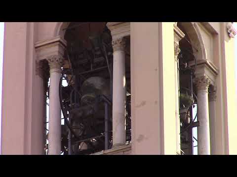 Видео: Колокола святилища Ро (Милан, Италия) звонят в честь праздника Успения