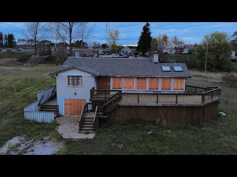 Видео: Заброшенный ретро-дом 1960-х годов с джакузи внутри