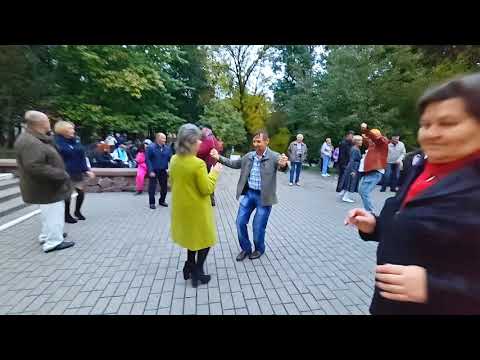 Видео: 5.10.25г... "Обычная История"... звучит на Танцполе в Гомельском парке... 