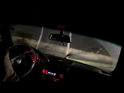 Видео: BMW E34 2.8 Строкер и Мокрый Асфальт немного наводим шума