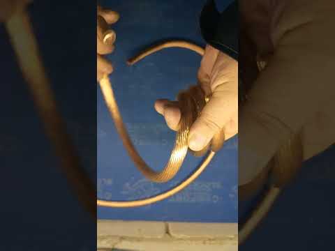 Видео: Сравнение гибкости кабеля ПВ6-3 50