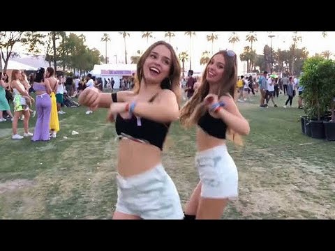 Видео: ПЕСНЯ И КЛИП ОГОНЬ!!🔥 СЛАДКИЙ ПОЦЕЛУЙ - Мирка