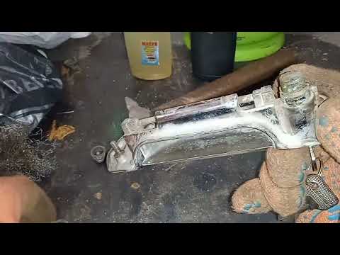 Видео: Замена личинки замка двери ВАЗ 2101 семейства классики