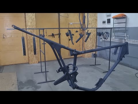 Видео: Покраска под лак мотоцикл Минск М103 Часть 2