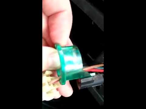 Видео: Снятие прикуривателя на Фольксваген Пассат Б3/B4