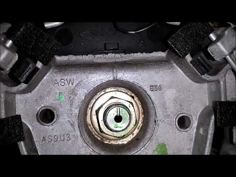 Видео: Снятие руля Nissan Primera P12 рестайлинг