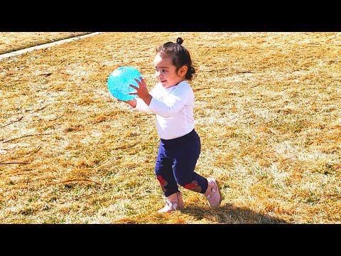 Видео: 5 простых упражнений для ног для малышей | Лорена Варгас, физиотерапевт