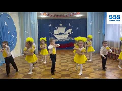Видео: Танец "Где живут улыбки?" Средняя  группа "Карамельки".
