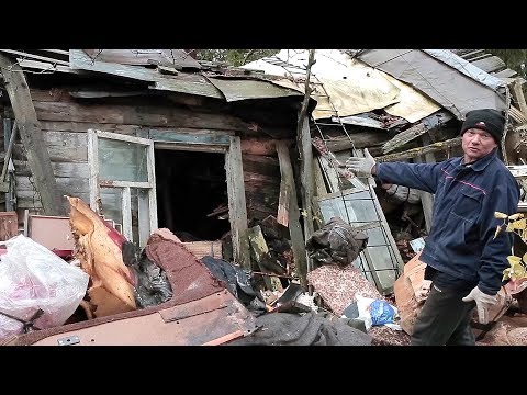Видео: В гостях у Плюшкина или как человек 60 лет собирал металл / RUSSIAN RUBBISH COLLECTOR