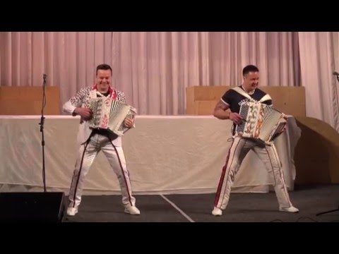 Видео: 090316 Дуэт "Баян-MIX" в КДЦ "Первомайский" (Live)