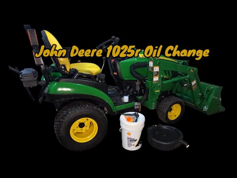 Видео: Замена масла и фильтра John Deere 1025r