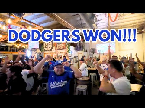 Видео: Реакция болельщиков «Доджерс» | «Доджерс» против «Блю Джейс» | Мой первый опыт Мировой серии в сп...