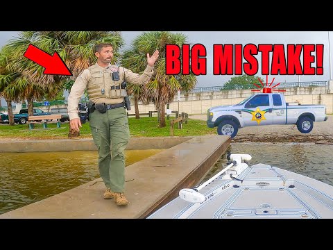 Видео: Прибрежная рыбалка. Пришёл егерь! (Большая ошибка!)