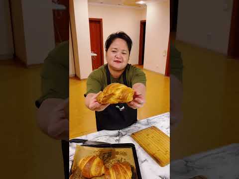 Видео: Круассаны в домашних условиях. Рецепт. Получиться у всех. Французские круассаны делайте сами