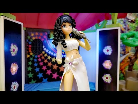 Видео: Маринетт любит и Адриана, и Луку. Мальчики чуть не расплакались на концерте Маринетт