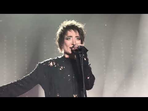 Видео: ЗЕМФИРА - ТАБЛЕТКИ, ОК (MUSIC MEDIA DOME, 26.02.22)