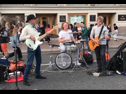 Видео: VENUS (SHOCKIG BLUE COVER) группа FORREST GUMP на Невском проспекте