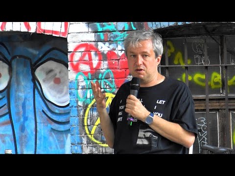 Видео: Антон Долин - Встреча в рамках Книжного дня "Медузы" в Берлине