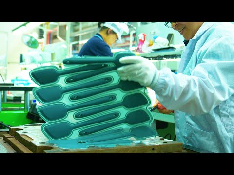 Видео: Удивительный процесс массового производства водяных чашек и кухонных шпат от силикона