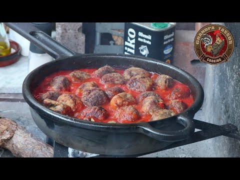 Видео: Фрикадельки из баклажанов в томатном соусе