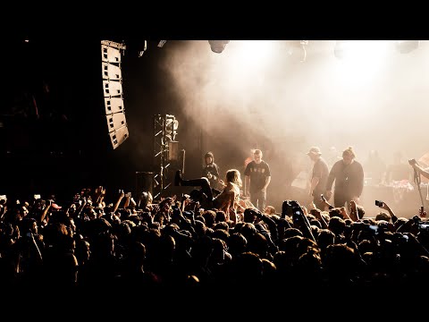 Видео: ПОСЛЕДНИЙ КОНЦЕРТ YUNG RUSSIA | 23.11.2016 | Санкт-Петербург